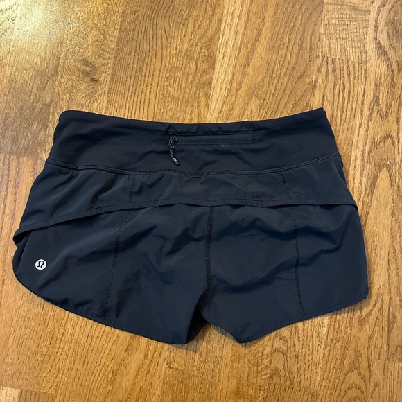Lululemon Speed Up Low-Rise Lines Short 2.5” - Picture 7 of 10